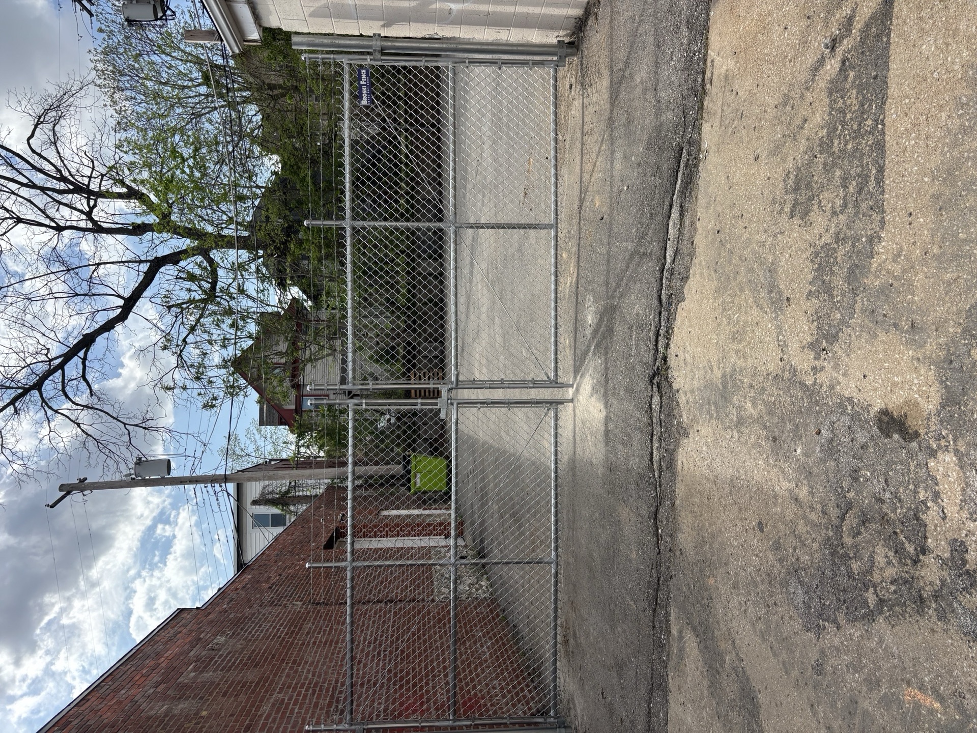 Commercial chain link gates